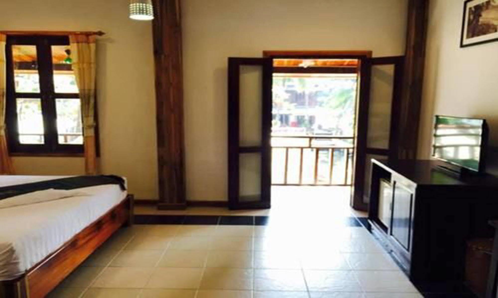 Luang Prabang Oasis Hotel Екстер'єр фото