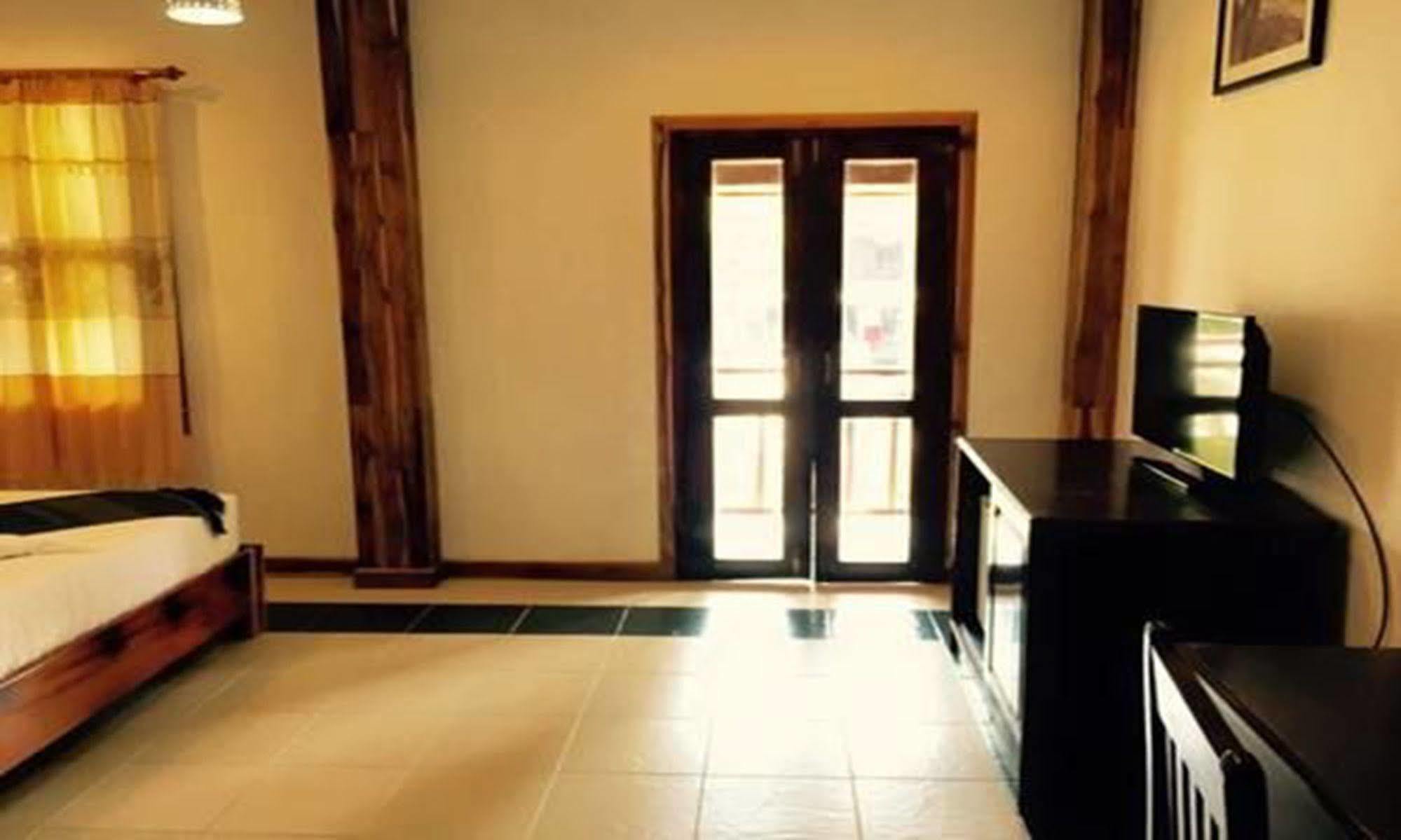 Luang Prabang Oasis Hotel Екстер'єр фото
